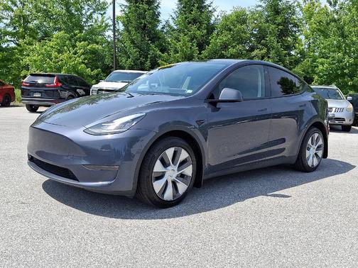Midnight Silver Metallic 2023 Tesla Model Y Long Range