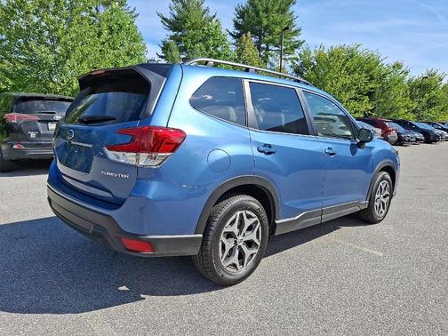 2024 Subaru Forester Premium