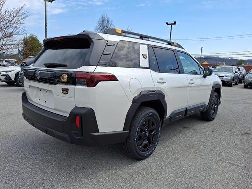 Crystal White Pearl 2026 Subaru Outback Wilderness