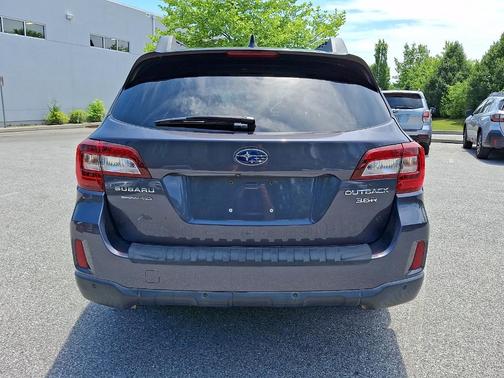 Carbide Gray Metallic 2017 Subaru Outback 3.6R Limited