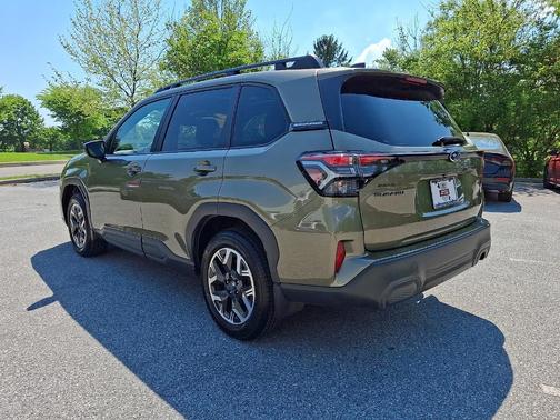 Autumn Green Metallic 2026 Subaru Forester Premium