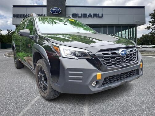 Crystal Black Silica 2022 Subaru Outback Wilderness