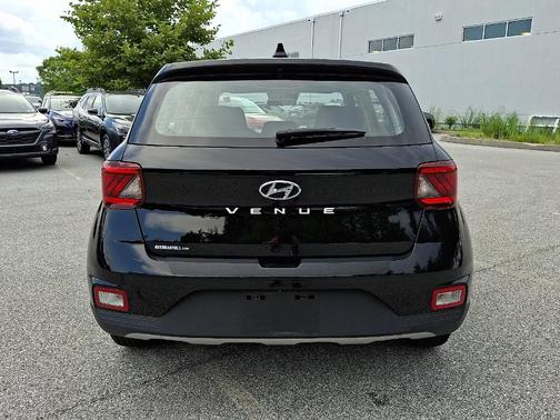 2022 Hyundai VENUE SE