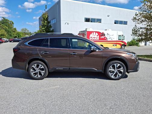 2022 Subaru Outback Touring