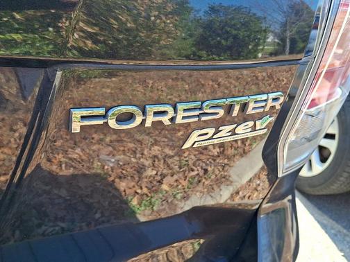 Dark Gray Metallic 2017 Subaru Forester 2.5i Premium