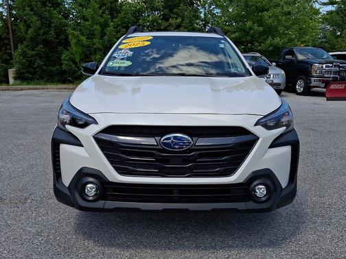 Crystal White Pearl 2025 Subaru Outback Premium