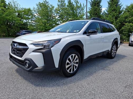 Crystal White Pearl 2025 Subaru Outback Premium