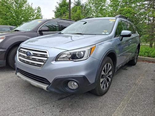 Ice Silver Metallic 2017 Subaru Outback 2.5i Limited