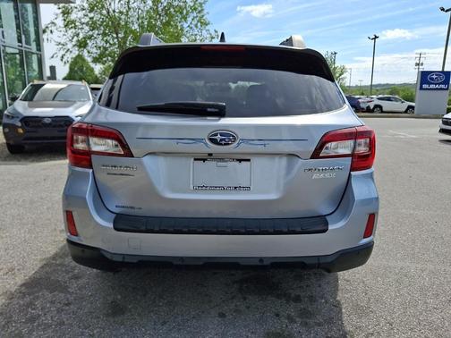 Ice Silver Metallic 2017 Subaru Outback 2.5i Limited