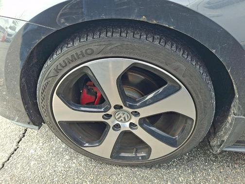 2015 Volkswagen Golf GTI 2.0T S 4-Door