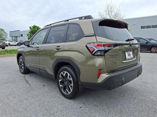 Autumn Green Metallic 2025 Subaru Forester Premium