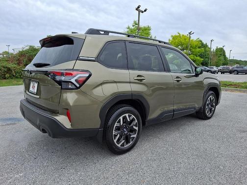 Autumn Green Metallic 2025 Subaru Forester Premium