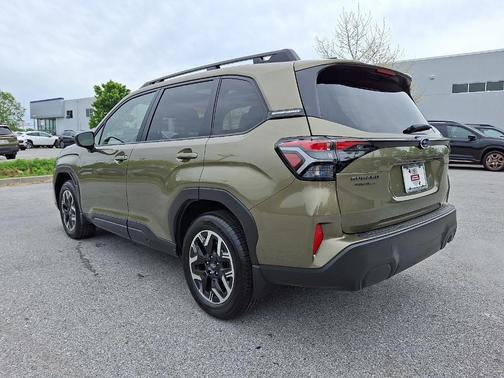 Autumn Green Metallic 2025 Subaru Forester Premium