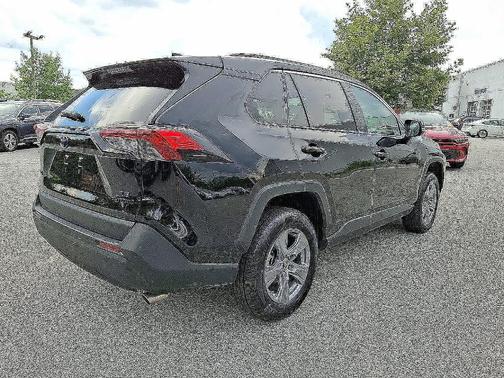 2022 Toyota RAV4 Hybrid LE