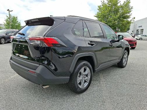 2022 Toyota RAV4 Hybrid LE