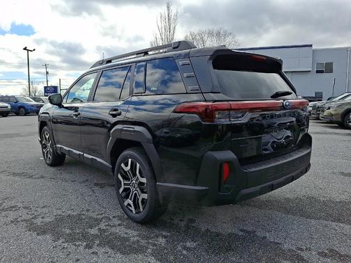 Crystal Black Silica 2026 Subaru Outback Touring XT