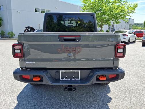 Sting Gray Clearcoat 2022 Jeep Gladiator Mojave
