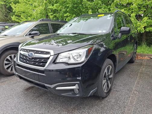 Crystal Black Silica 2017 Subaru Forester 2.5i Premium