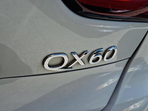 2017 INFINITI QX60 Base