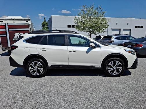 Crystal White Pearl 2020 Subaru Outback Limited
