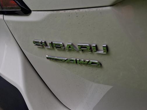 Crystal White Pearl 2020 Subaru Outback Limited