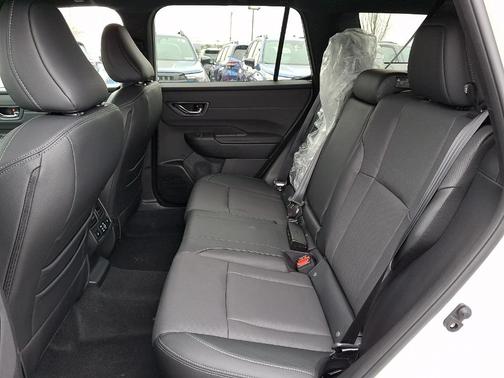 Crystal White Pearl 2026 Subaru Outback Touring