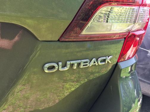 Wilderness Green Metallic 2018 Subaru Outback 2.5i Premium