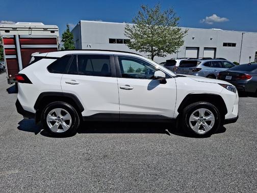Super White 2021 Toyota RAV4 XLE