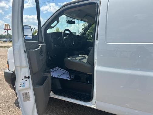 2023 GMC Savana 2500 Work Van