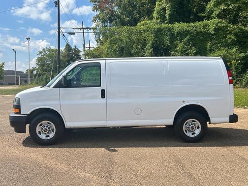 2023 GMC Savana 2500 Work Van