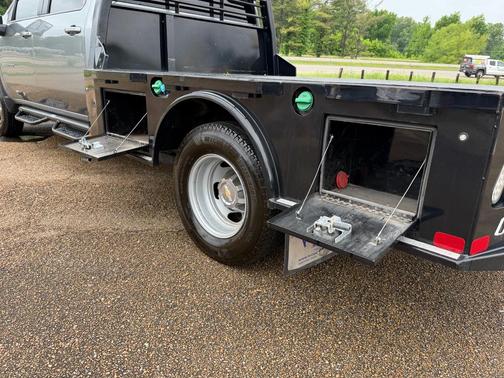 Sterling Gray Metallic 2024 Chevrolet Silverado 3500 LT