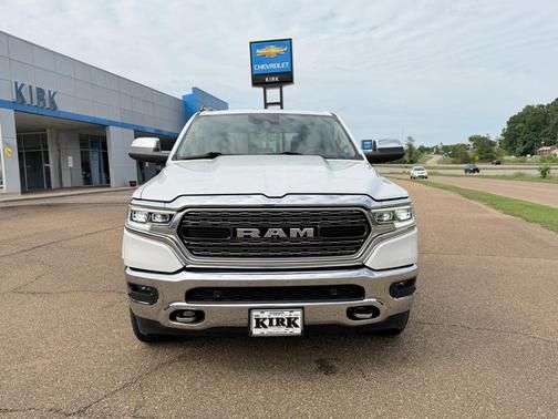 Ivory White Tri-Coat Pearlcoat 2021 RAM 1500 Limited