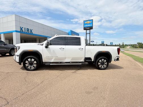 White Frost Tricoat 2024 GMC Sierra 2500 Denali