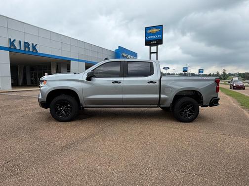 Sterling Gray Metallic 2024 Chevrolet Silverado 1500 LT Trail Boss