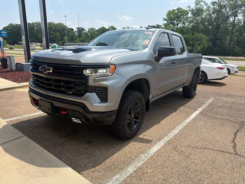 Sterling Gray Metallic 2024 Chevrolet Silverado 1500 LT Trail Boss