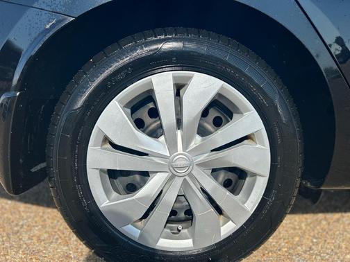 2022 Nissan Versa 1.6 S