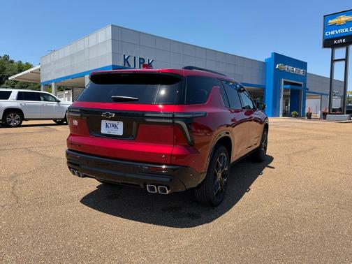 Radiant Red Tintcoat 2026 Chevrolet Traverse RS