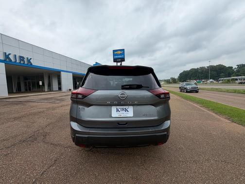 Gun Metallic 2024 Nissan Rogue SV