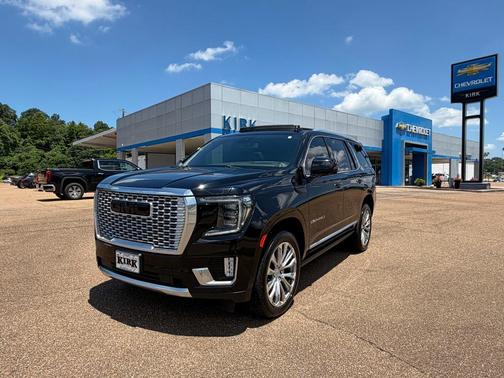 Pearl Beige Metallic 2021 GMC Yukon XL Denali