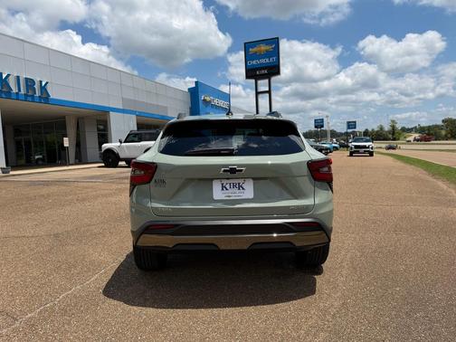 Cacti Green 2026 Chevrolet Trax FWD ACTIV