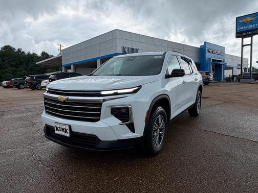 Polar White Tricoat 2026 Chevrolet Traverse LT