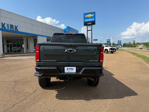 Cypress Gray 2026 Chevrolet Silverado 2500 Crew Cab, Standard Bed, XR2, 4WD