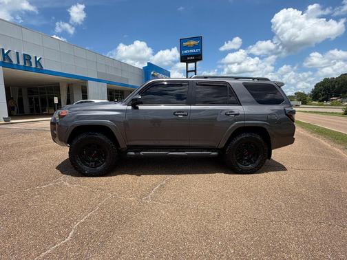 Magnetic Gray Metallic 2021 Toyota 4Runner SR5
