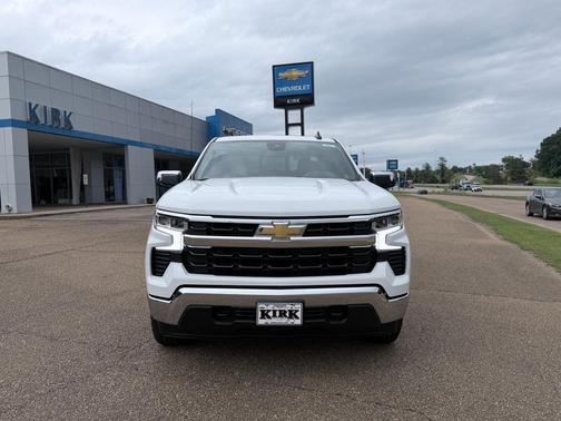 Summit White 2026 Chevrolet Silverado 1500 LT