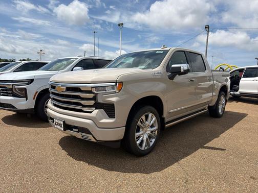 White Sands 2026 Chevrolet Silverado 1500 High Country