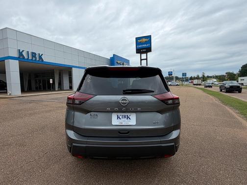 Gun Metallic 2024 Nissan Rogue SV