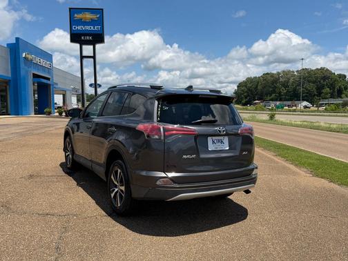 Magnetic Gray Metallic 2016 Toyota RAV4 XLE
