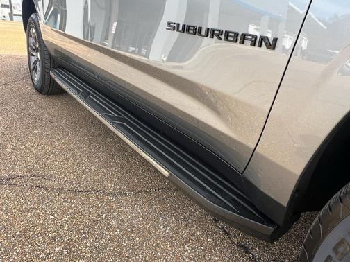 2025 Chevrolet Suburban LS