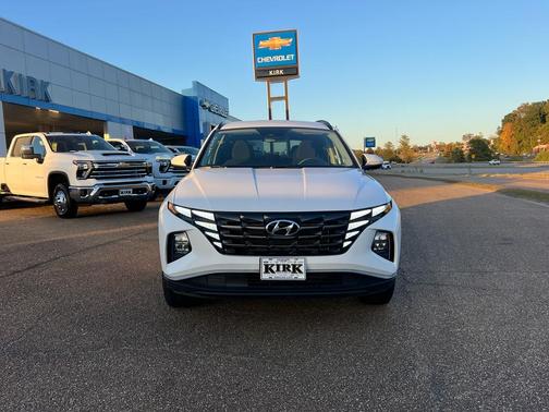 White Pearl 2024 Hyundai TUCSON SEL