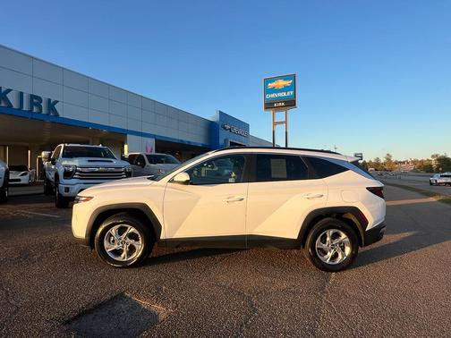 White Pearl 2024 Hyundai TUCSON SEL